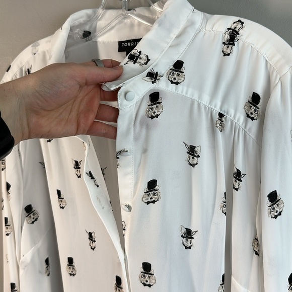 Torrid Madison Georgette Button Front Long Sleeve Shirt 2X Novelty Fox Rabbit - Picture 5 of 16